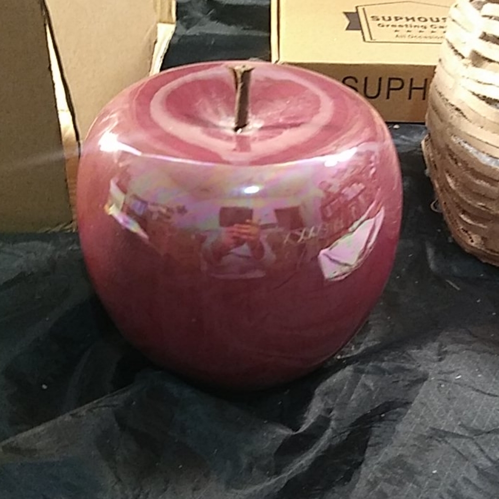 Urban trends decorative apple